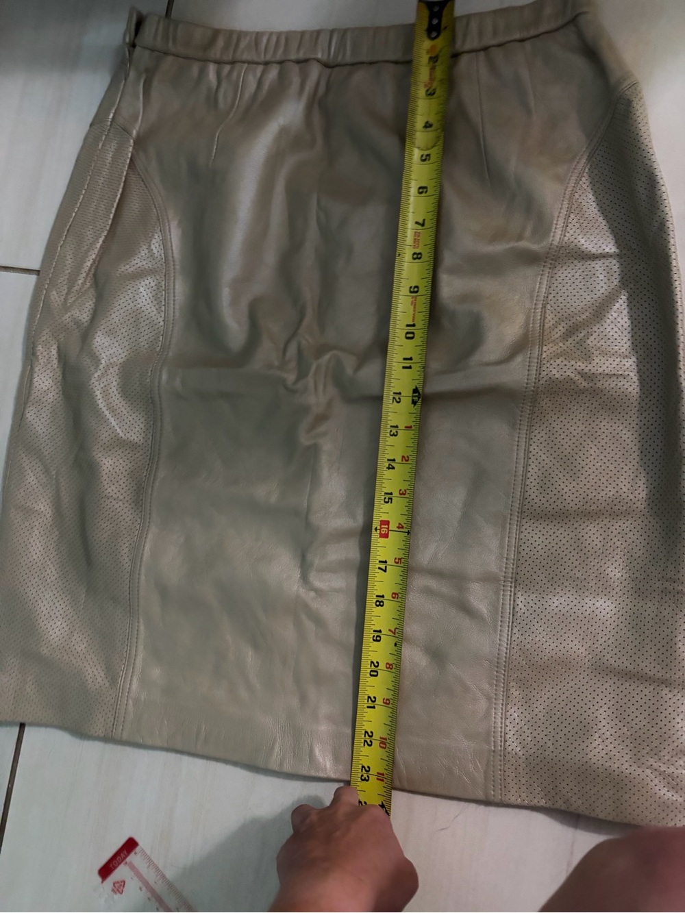 Vintage Terry Lewis Leather Skirt Size 12 Side Zip, Partial Elastic Waist. Aline - Picture 11 of 11